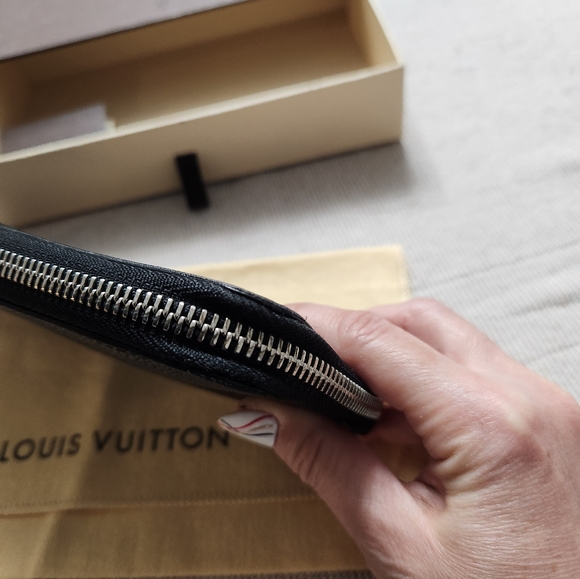 LOUIS VUITTON Damier Graphite Vertical Zippy Wallet EUC - Picture 6 of 13